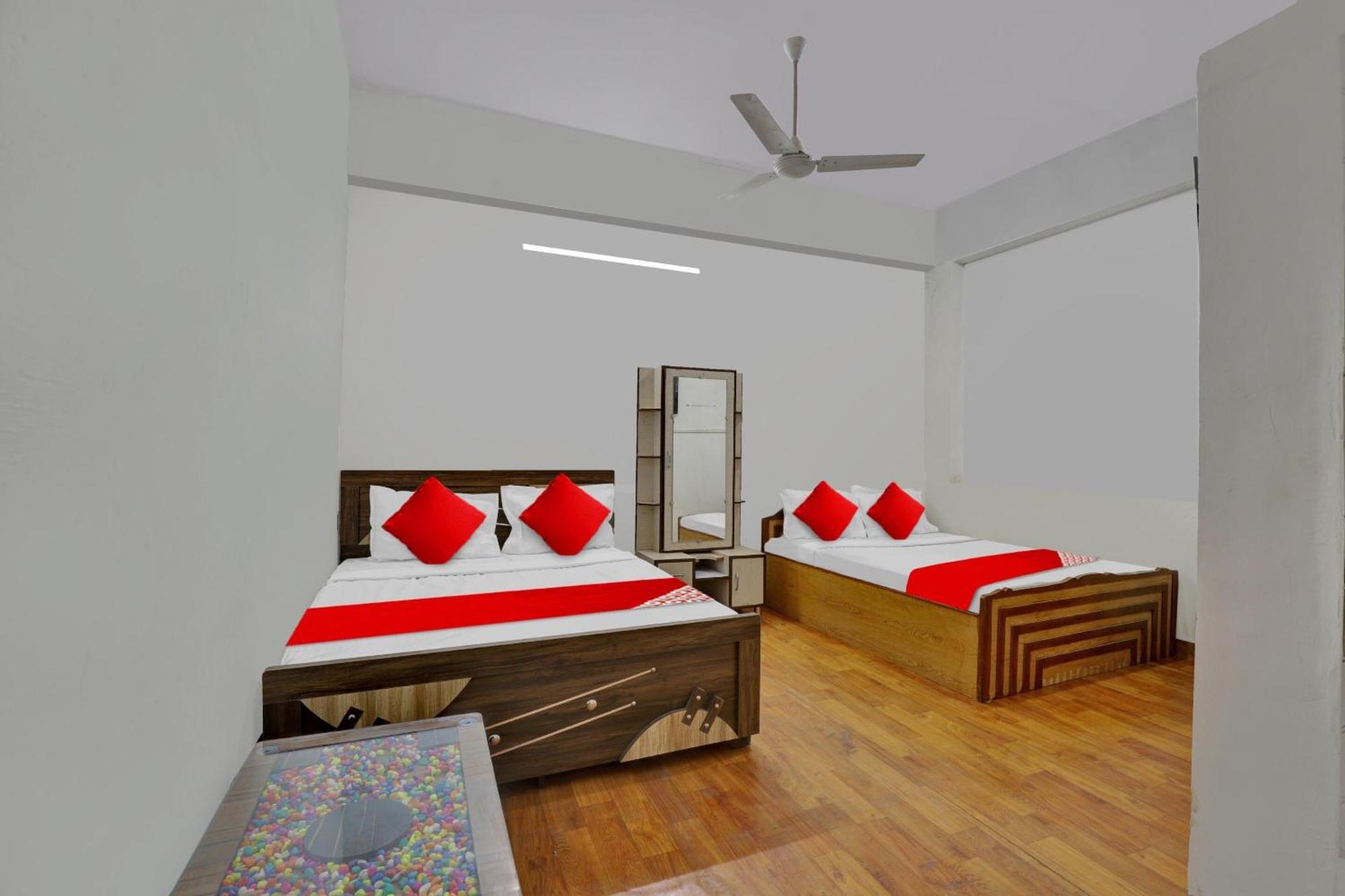 Pop Hotel Dk Guest House Ahmedabad Exterior foto